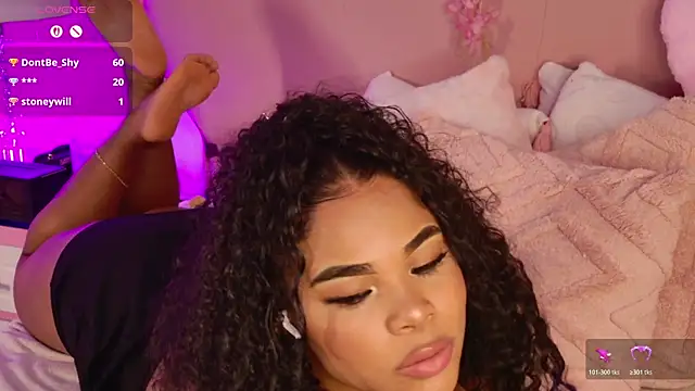 NahiaraReina online show from 04.29.26