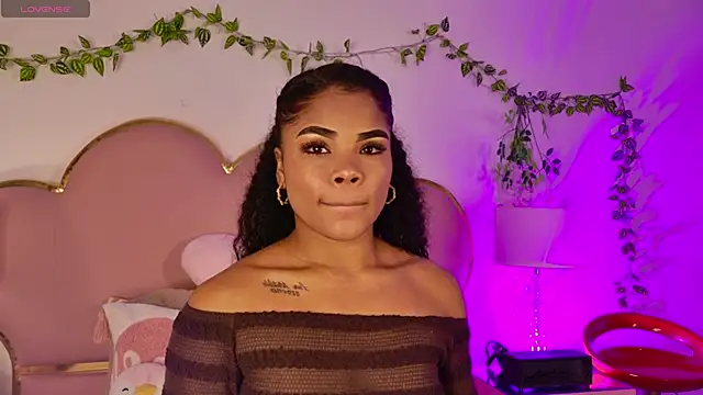 NahiaraReina online show from 05.29.26