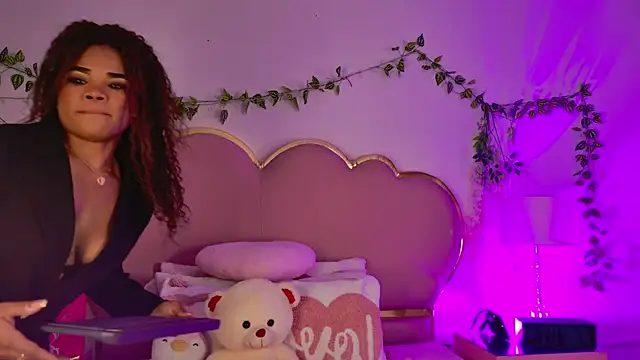 NahiaraReina online show from 07.08.26
