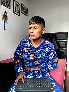 Snapshot of The__Rodriguez chatting on 11.28.25 The Rodriguez online show from 11.28.25