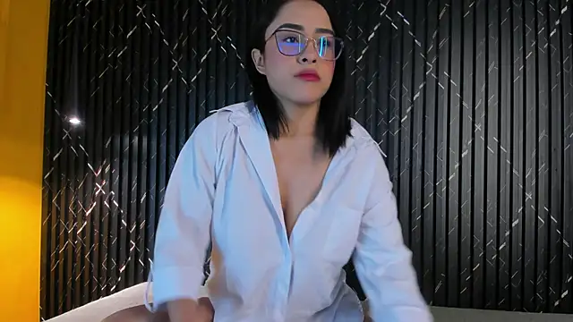 Snapshot of Lil_eva2 chatting on 01.11.25 Lil eva2 online show from 01.11.25