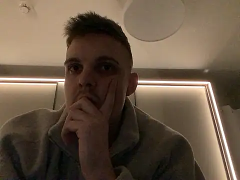 Snapshot of neilho1 chatting on 12.30.24 neilho1 online show from 12.30.24