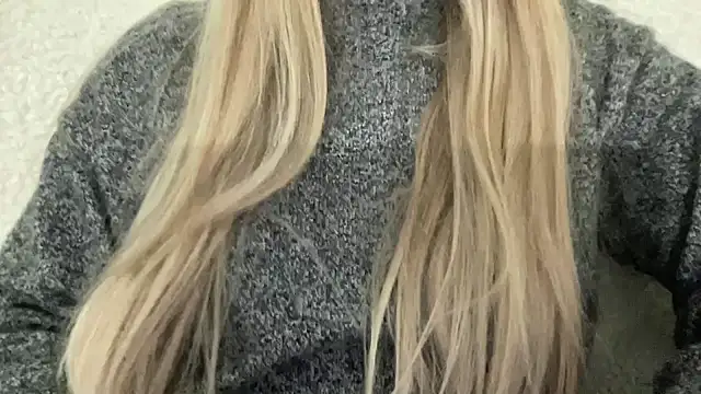 Snapshot of YourGreekAnna chatting on 11.11.25 YourGreekAnna online show from 11.11.25