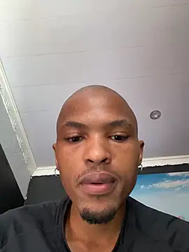 Snapshot of BlueIceCube chatting on 02.24.25 BlueIceCube online show from 02.24.25