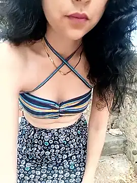 sweet outdoor charm online show from 09.19.25