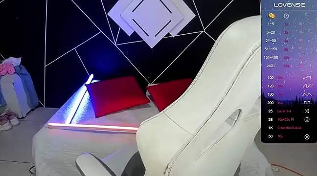 sofiakey online show from 12.10.24