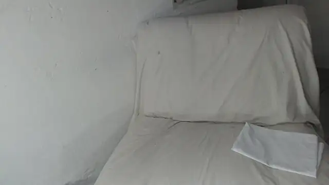 Snapshot of skinny_sweet2411 chatting on 09.28.25 skinny sweet2411 online show from 09.28.25