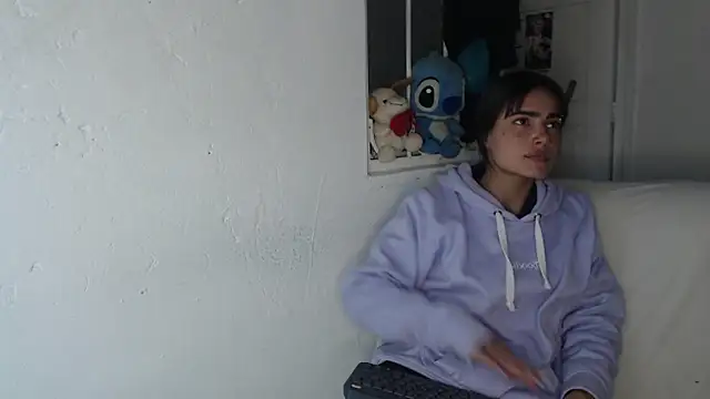 Snapshot of skinny_sweet2411 chatting on 10.01.25 skinny sweet2411 online show from 10.01.25