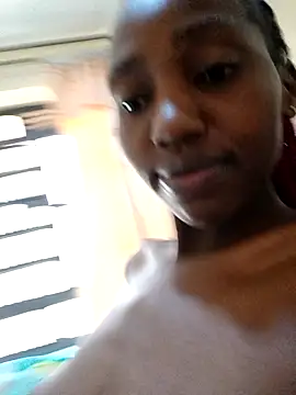 Snapshot of Beee25 chatting on 12.01.25 Beee25 online show from 12.01.25