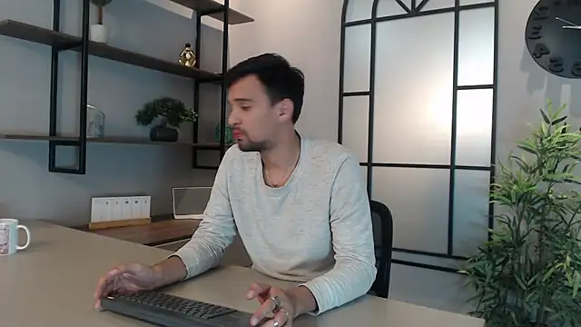Snapshot of Edward_max chatting on 01.21.25 Edward max online show from 01.21.25