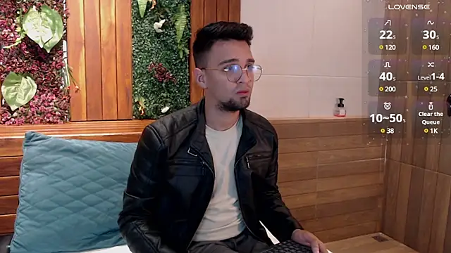 Snapshot of Edward_max chatting on 01.25.25 Edward max online show from 01.25.25