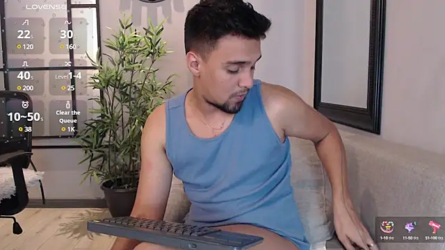Snapshot of Edward_max chatting on 02.01.25 Edward max online show from 02.01.25