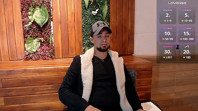 Snapshot of Edward_max chatting on 02.17.25 Edward max online show from 02.17.25