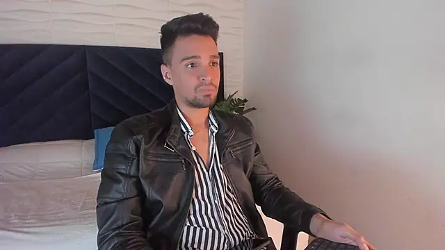Snapshot of Edward_max chatting on 02.24.25 Edward max online show from 02.24.25