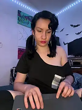 Snapshot of Nina-Chick777 chatting on 06.14.26 Nina-Chick777 online show from 06.14.26