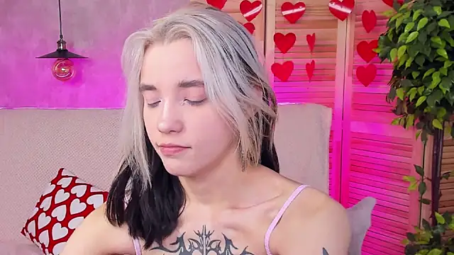 as1an girlfriend online show from 02.19.25