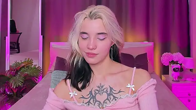 as1an girlfriend online show from 03.13.25