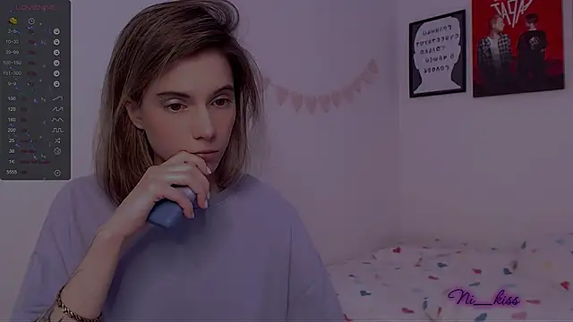 Snapshot of _ni_kiss chatting on 03.07.25 ni kiss online show from 03.07.25