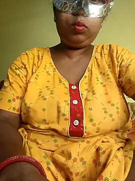 Snapshot of tinabhabhi chatting on 04.26.26 tinabhabhi online show from 04.26.26