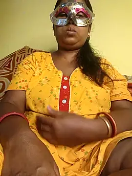Snapshot of tinabhabhi chatting on 04.28.26 tinabhabhi online show from 04.28.26
