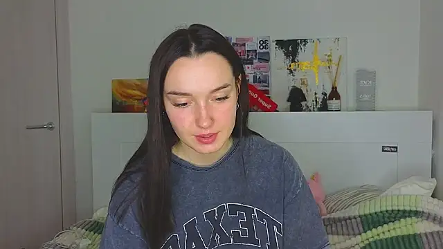 Wild Sophie  online show from 01.03.25