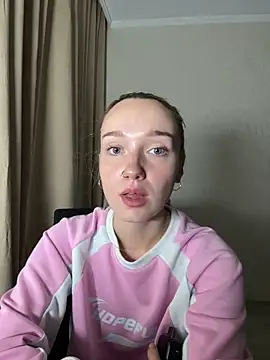 Wild Sophie  online show from 09.22.25