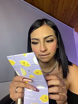 Hilary pinkk online show from 04.28.26
