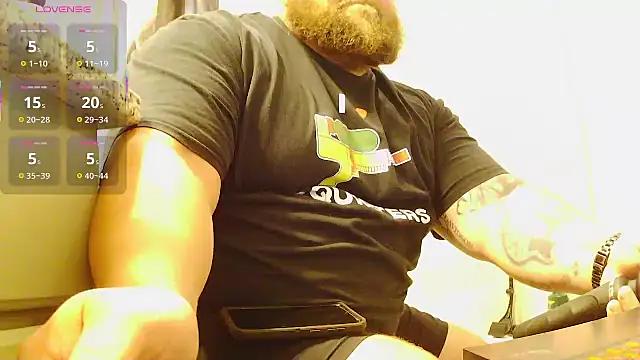 Snapshot of Strong_Bear89 chatting on 06.13.26 Strong Bear89 online show from 06.13.26