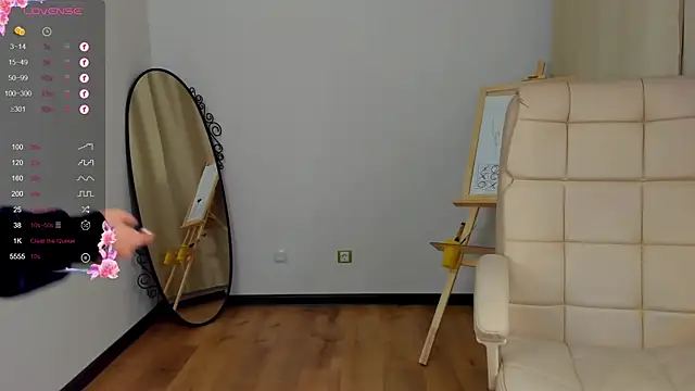 Snapshot of margeriTirell chatting on 12.08.24 margeriTirell online show from 12.08.24