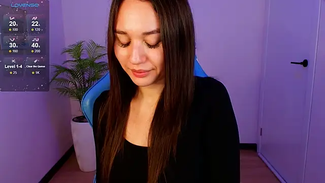 Snapshot of margeriTirell chatting on 10.13.25 margeriTirell online show from 10.13.25