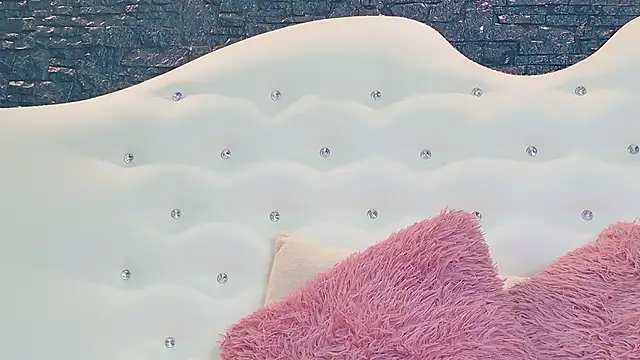 LaurynCopper online show from 01.31.25