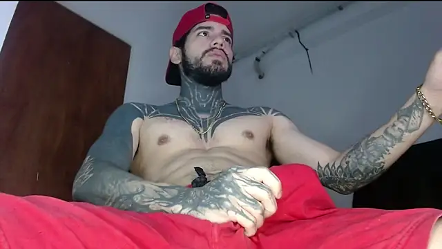 Snapshot of BlackTattooKing chatting on 10.07.25 BlackTattooKing online show from 10.07.25