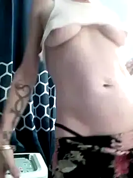 Snapshot of ivylee31 chatting on 01.22.25 ivylee31 online show from 01.22.25