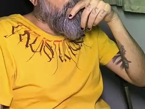 Snapshot of cabine103 chatting on 09.26.25 cabine103 online show from 09.26.25