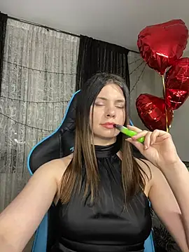 CurlyLara online show from 02.28.25