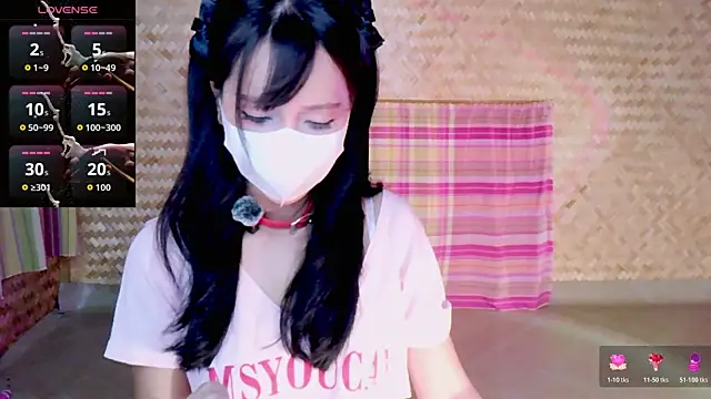 Snapshot of desiregirl69 chatting on 05.25.26 desiregirl69 online show from 05.25.26