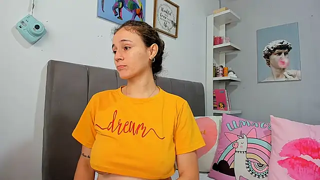 Snapshot of naughtyloverss chatting on 06.18.26 naughtyloverss online show from 06.18.26