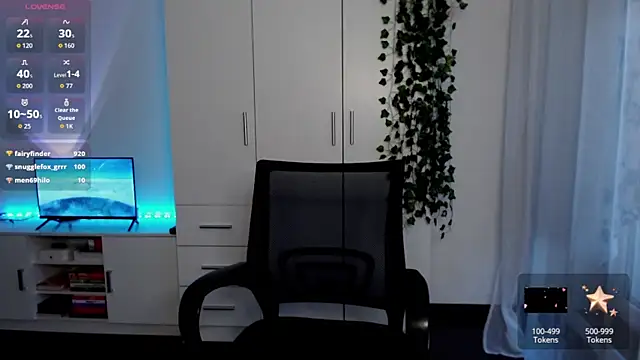 Snapshot of lounahyan chatting on 09.26.25 lounahyan online show from 09.26.25