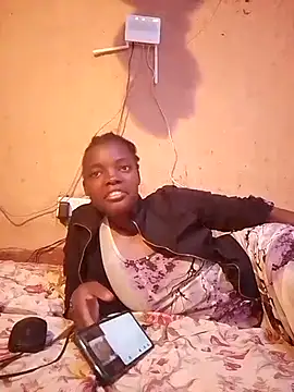 Snapshot of QUEEN-NAIMA chatting on 10.03.25 QUEEN-NAIMA online show from 10.03.25