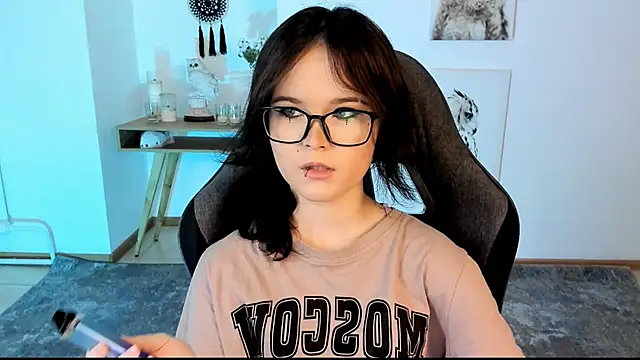 Elainebeness online show from 02.28.25