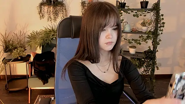 Elainebeness online show from 02.04.26