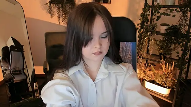 Elainebeness online show from 04.27.26