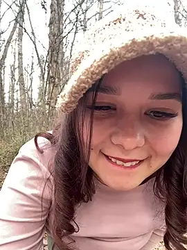 PoppyRobinson online show from 12.10.24