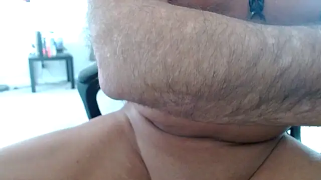 Snapshot of GirthBullger4You chatting on 03.13.25 GirthBullger4You online show from 03.13.25