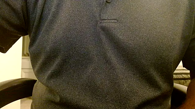 Snapshot of GirthBullger4You chatting on 10.08.25 GirthBullger4You online show from 10.08.25