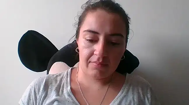  karlie kloss  online show from 12.04.24