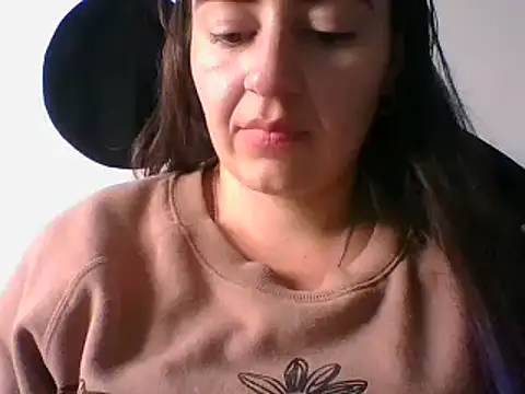  karlie kloss  online show from 01.23.25