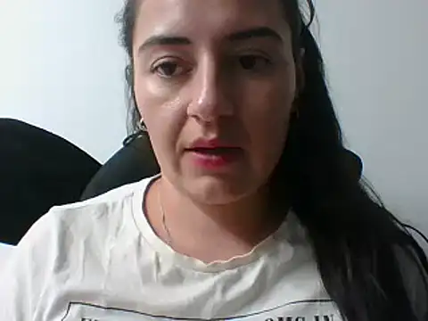  karlie kloss  online show from 02.04.25