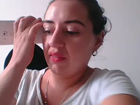  karlie kloss  online show from 02.10.25