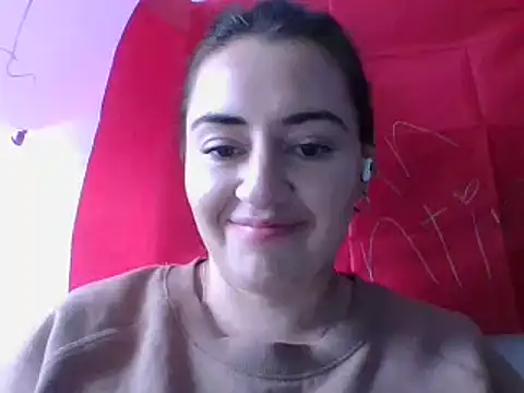  karlie kloss  online show from 02.24.25